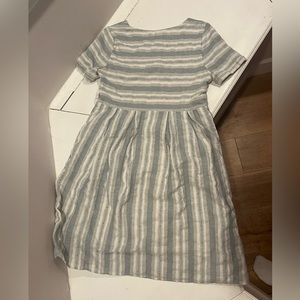 Cute striped dress! 💙